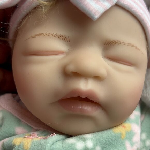 Paradise Galleries Baby Bundles: I Love Naps Collectors Doll - Picture 4 of 9